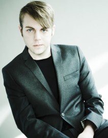 christoffer-carlsson-2-768x984