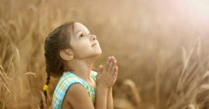girl-praying-860x450_c