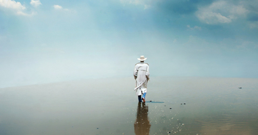 man-walking-on-water-860x450_c