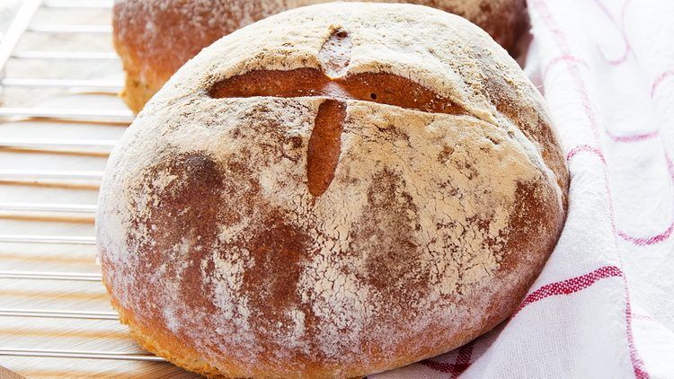 seljac48dki-hleb-nac5a1-nasuc5a1ni-pric48da-momo-kapor-750x422-1